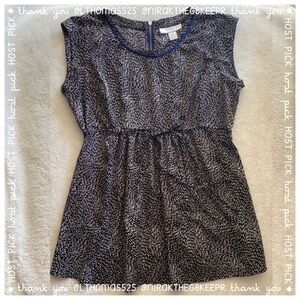 LAST CHANCE Motherhood Maternity Top With Accented Blue Neckline